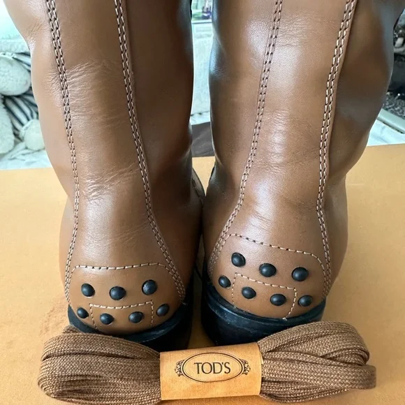 Gorgeous leather Tods lace up boots 61/2 - Picture 4 of 12